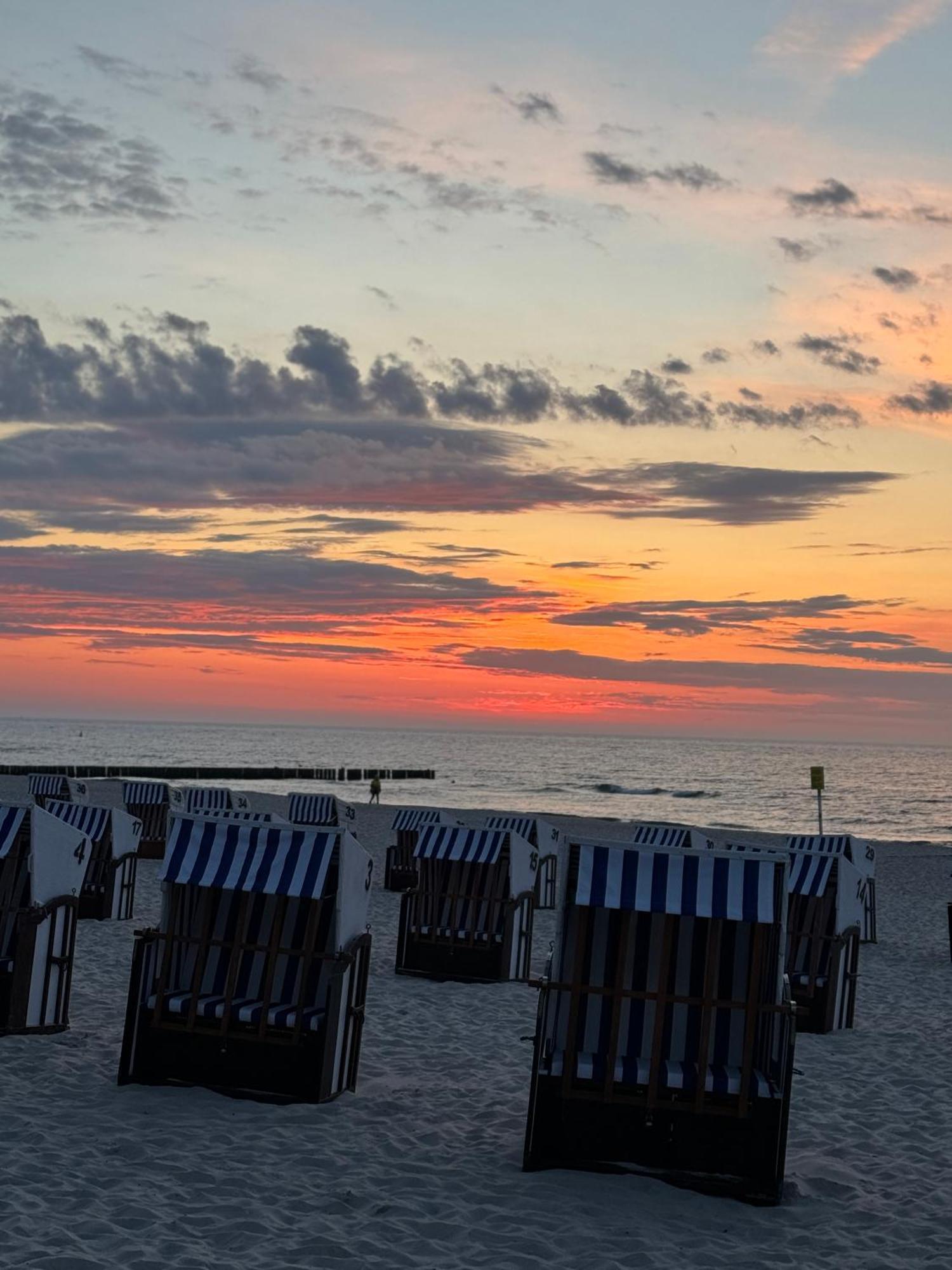 Apartment 4summer White Blue Sauna & Fitness & Parking 100 Metrow Do Pieknej Szerokiej Piaszczystej Plazy, Wspanialy Widok Z Duzego Tarasu! 100 Meter Zu Einem Schoenen Breiten Sandstrand, Herrliche Aussicht Von Einer Grossen Terrasse! *
