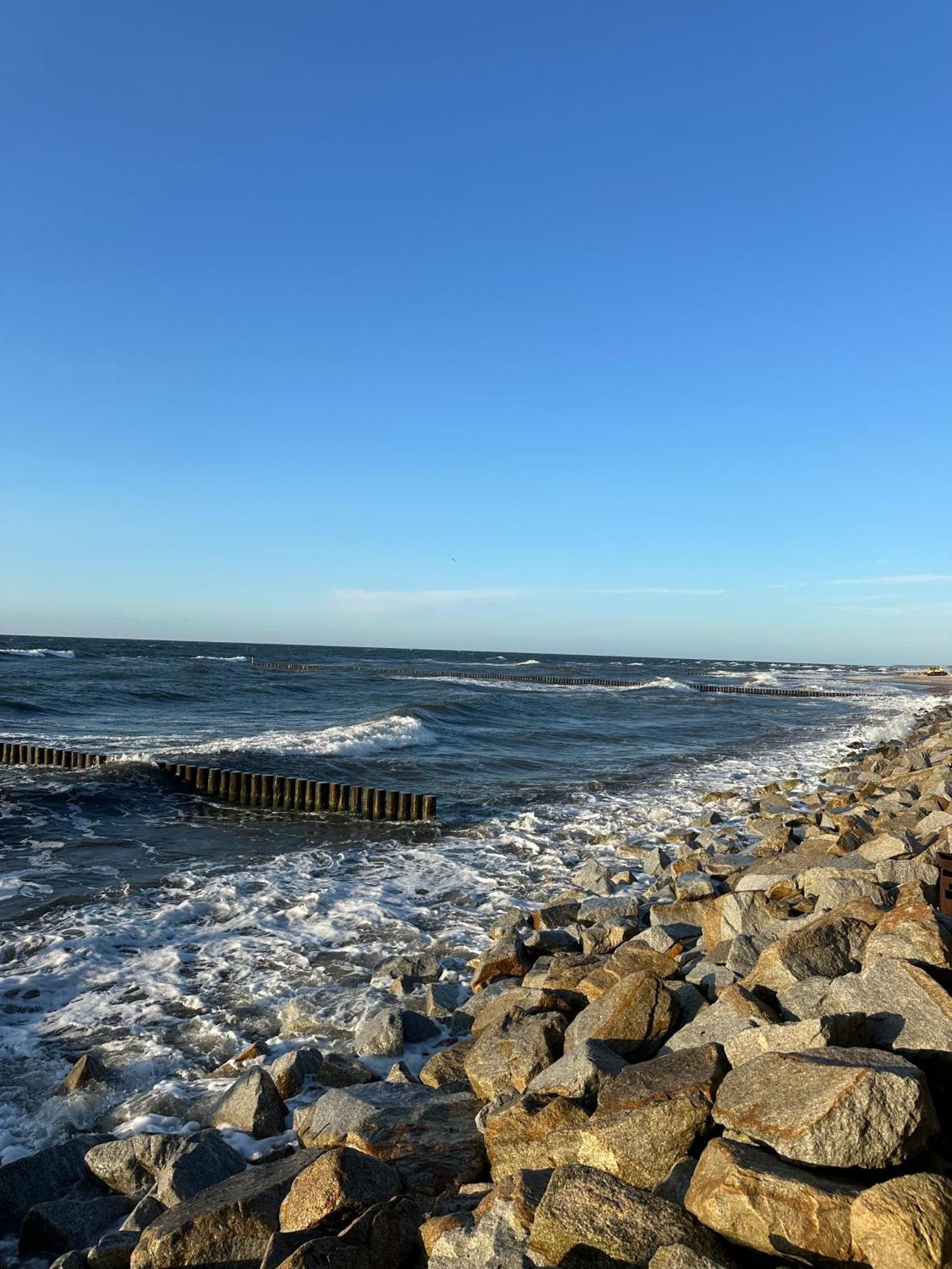 4summer White Blue Sauna & Fitness & Parking 100 Metrow Do Pieknej Szerokiej Piaszczystej Plazy, Wspanialy Widok Z Duzego Tarasu! 100 Meter Zu Einem Schoenen Breiten Sandstrand, Herrliche Aussicht Von Einer Grossen Terrasse! Apartment Kolberg
