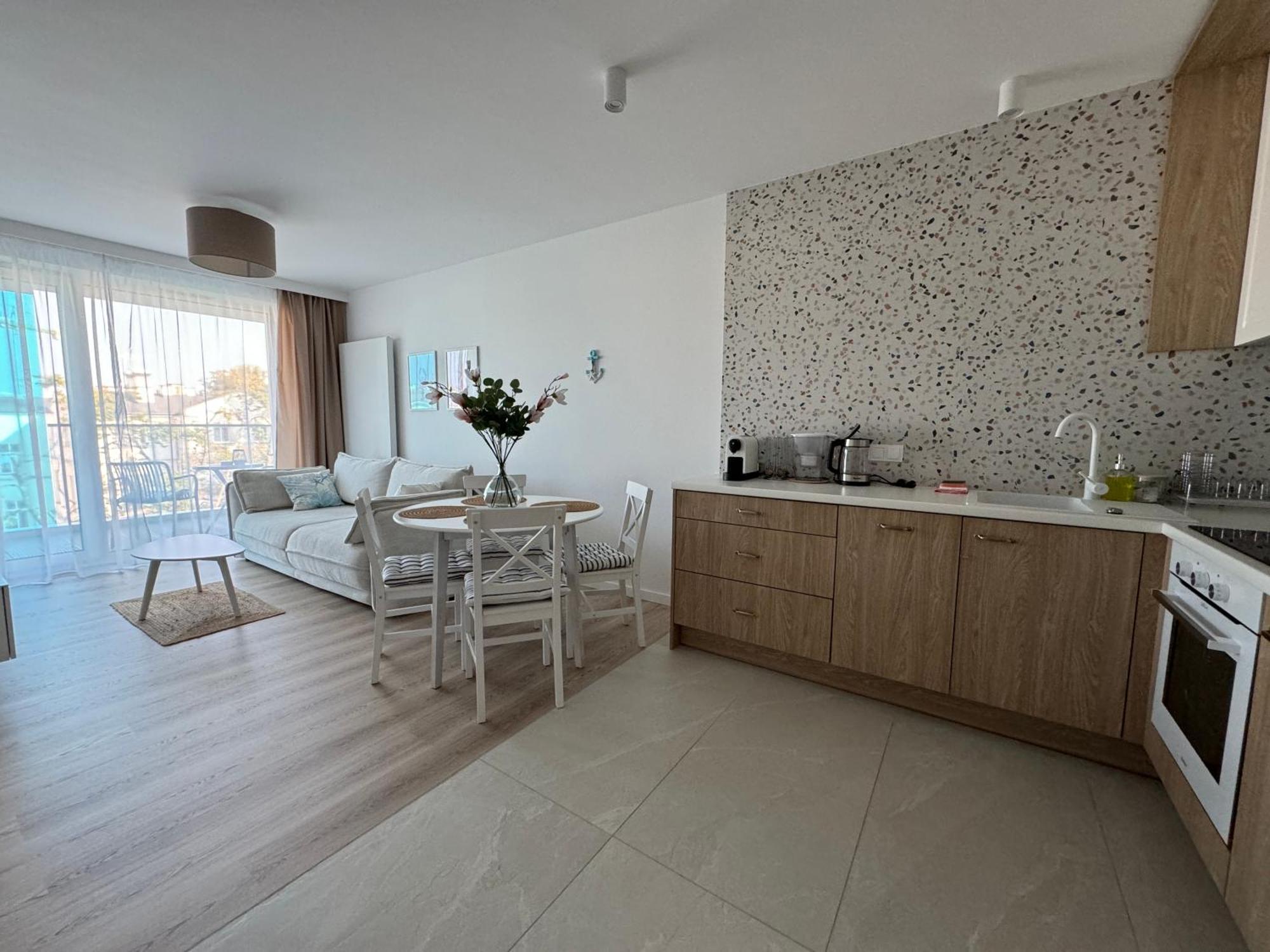 4summer White Blue Sauna & Fitness & Parking 100 Metrow Do Pieknej Szerokiej Piaszczystej Plazy, Wspanialy Widok Z Duzego Tarasu! 100 Meter Zu Einem Schoenen Breiten Sandstrand, Herrliche Aussicht Von Einer Grossen Terrasse! Apartment Kolberg